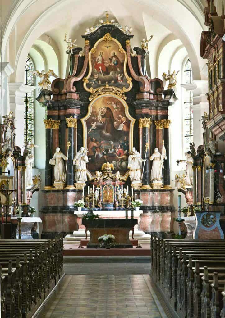 Innenansicht der Wallfahrtskirche Sankt Antonius.